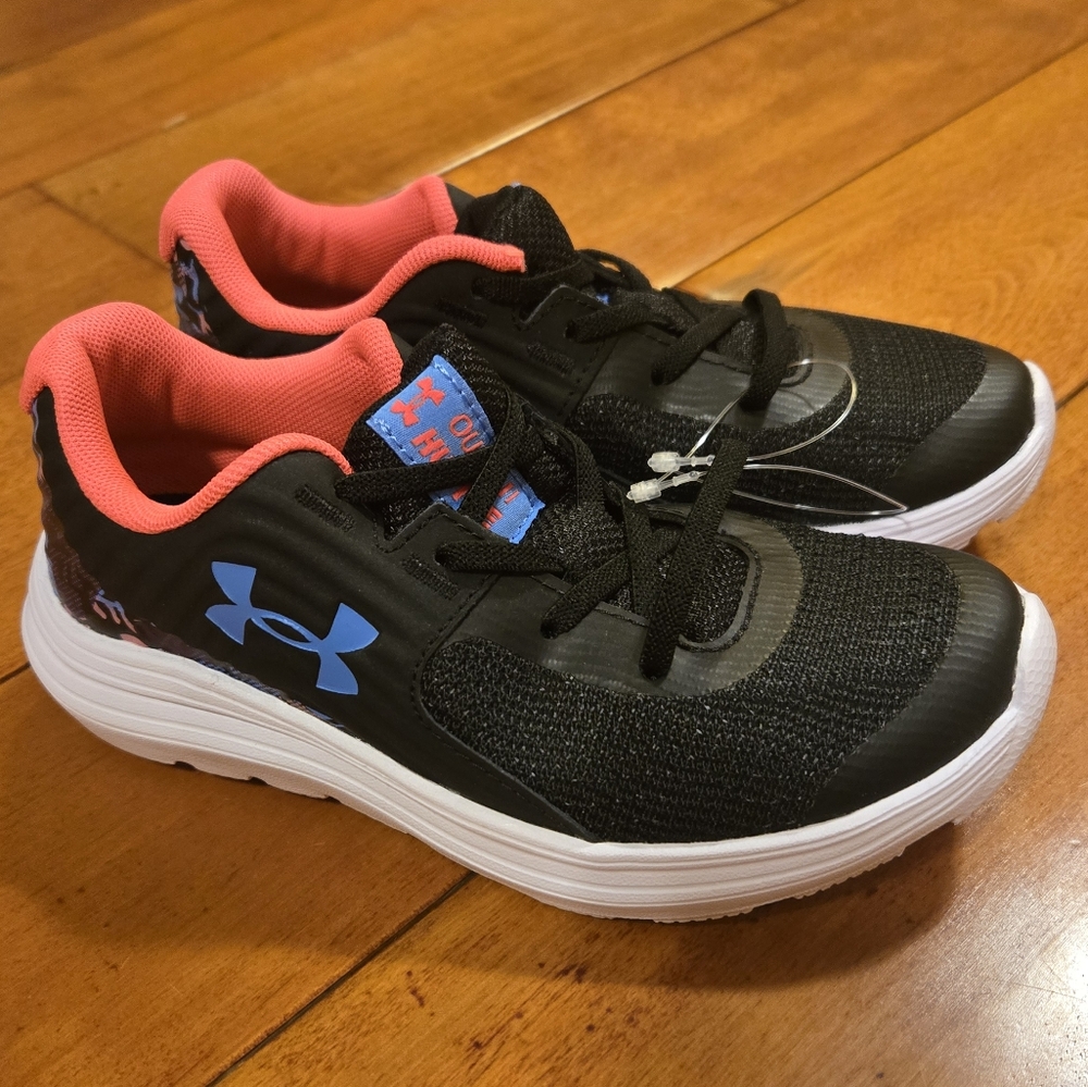 NWOT Girls Underarmour Sneakers